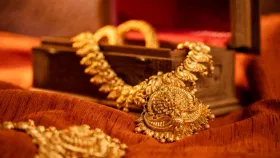 Gold Price Guwahati: আজি গুৱাহাটীত কিমান দৰত ক্ৰয় কৰিব পাৰিব সোণ-ৰূপ? Gold Price Guwahati: আজি গুৱাহাটীত কিমান দৰত ক্ৰয় কৰিব পাৰিব সোণ-ৰূপ?...