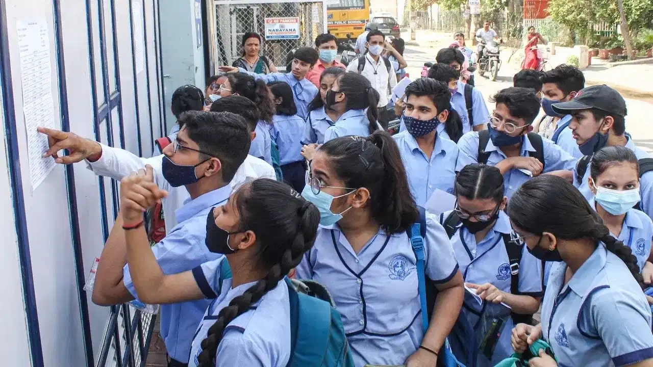ঘোষণা হল হাইস্কুল শিক্ষান্ত পৰীক্ষাৰ ফলাফল, মুঠ উত্তীৰ্ণৰ সংখ্যা ২,৭০,৪৭২...