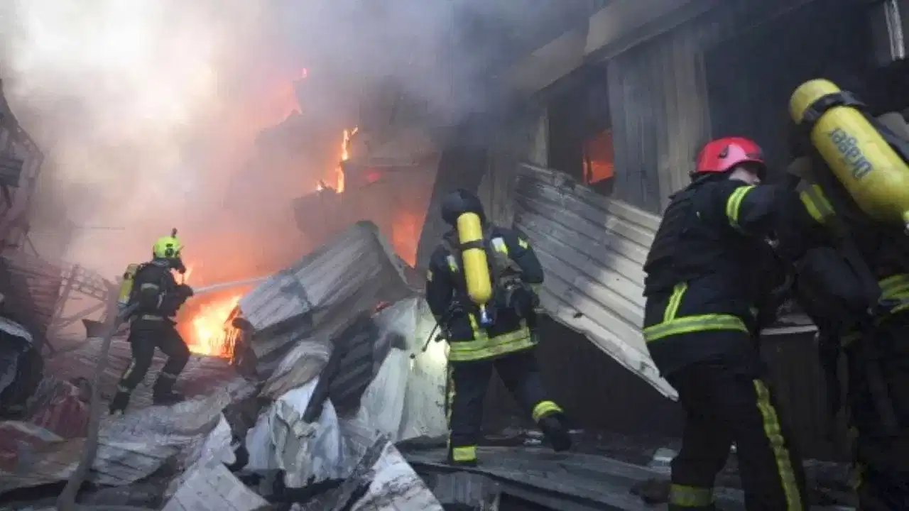 ভাৰতীয় ঔষধ কোম্পানীৰ গুদামত ৰাছিয়াৰ মিছাইল আক্ৰমণ! ইউক্ৰেইনে কলে- এয়া কেনে বন্ধুত্ব?