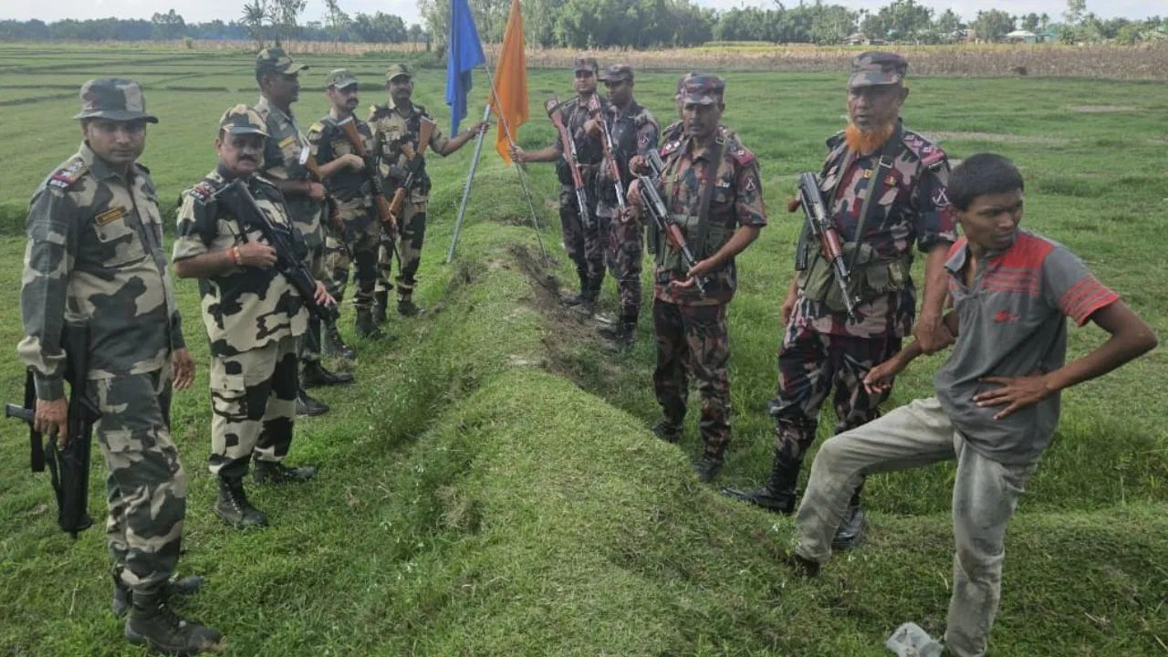 বাংলাদেশী সেনাৰ চূড়ান্ত অমানৱীয়তাঃ BSF- এ দেখুৱালে দেশপ্ৰেমৰ লগতে মানৱপ্ৰেমৰ নিদৰ্শন বাংলাদেশী সেনাৰ চূড়ান্ত অমানৱীয়তাঃ BSF- এ দেখুৱালে দেশপ্ৰেমৰ লগতে মানৱপ্ৰেমৰ নিদৰ্শন