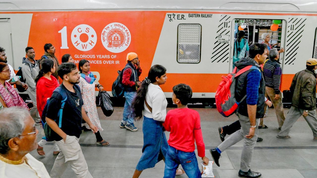 ৰে’লত যাত্ৰা কৰাসকলৰ বাবে গুৰুত্বপূৰ্ণ খবৰঃ ৱেইটিং টিকট থাকিলে নাপাব এনে সুবিধা… ৰে’লত যাত্ৰা কৰাসকলৰ বাবে গুৰুত্বপূৰ্ণ খবৰঃ ৱেইটিং টিকট থাকিলে নাপাব এনে সুবিধা…