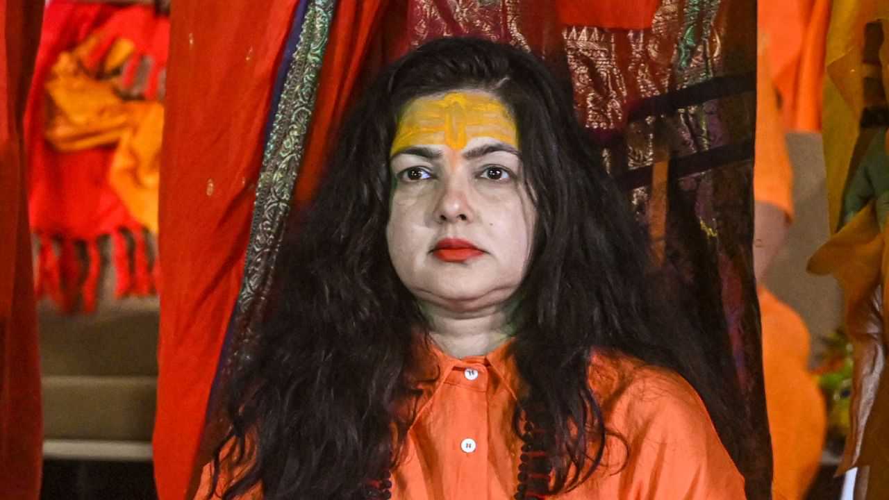 মই প্ৰতিদিনে পাকিস্তানৰ পৰা ৫০খন চিঠি পাওঁ..., মুছলমানৰ প্ৰতি ভালপোৱা প্ৰকাশ কৰিলে মমতা কুলকাৰ্ণীয়ে