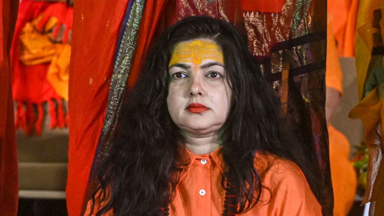 “মই প্ৰতিদিনে পাকিস্তানৰ পৰা ৫০খন চিঠি পাওঁ…”, মুছলমানৰ প্ৰতি ভালপোৱা প্ৰকাশ কৰিলে মমতা কুলকাৰ্ণীয়ে “মই প্ৰতিদিনে পাকিস্তানৰ পৰা ৫০খন চিঠি পাওঁ…”, মুছলমানৰ প্ৰতি ভালপোৱা প্ৰকাশ কৰিলে মমতা কুলকাৰ্ণীয়ে