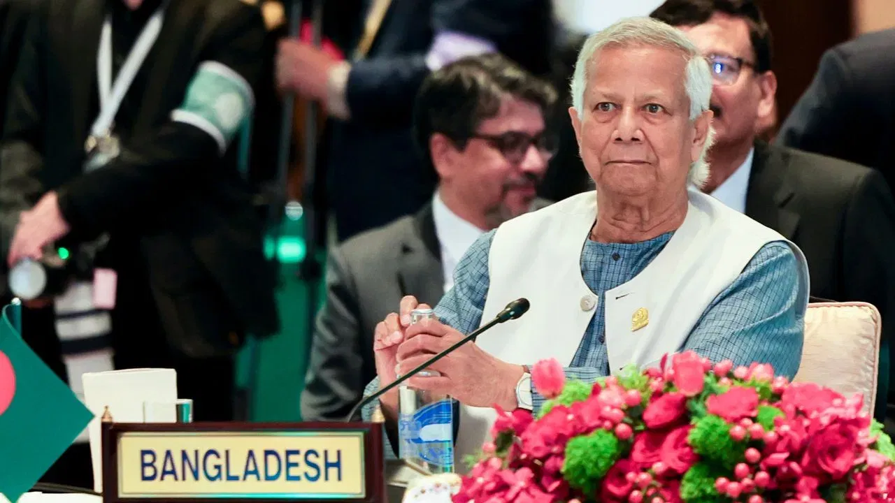 Muhammad Yunus: পদত্যাগ কৰিব নেকি মহম্মদ ইউনুছে ? বাংলাদেশত হাহাকাৰ Muhammad Yunus: পদত্যাগ কৰিব নেকি মহম্মদ ইউনুছে ? বাংলাদেশত হাহাকাৰ
