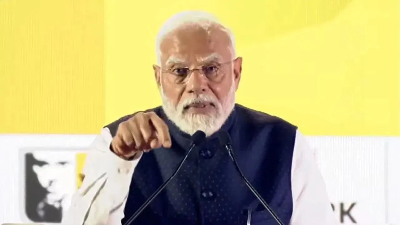 আজি নিশা ৮ বজাত দেশবাসীক সম্বোধন কৰিব প্ৰধানমন্ত্ৰী মোদীয়েঃ কি বাৰ্তা দিব দেশবাসীক! আজি নিশা ৮ বজাত দেশবাসীক সম্বোধন কৰিব প্ৰধানমন্ত্ৰী মোদীয়েঃ কি বাৰ্তা দিব দেশবাসীক!