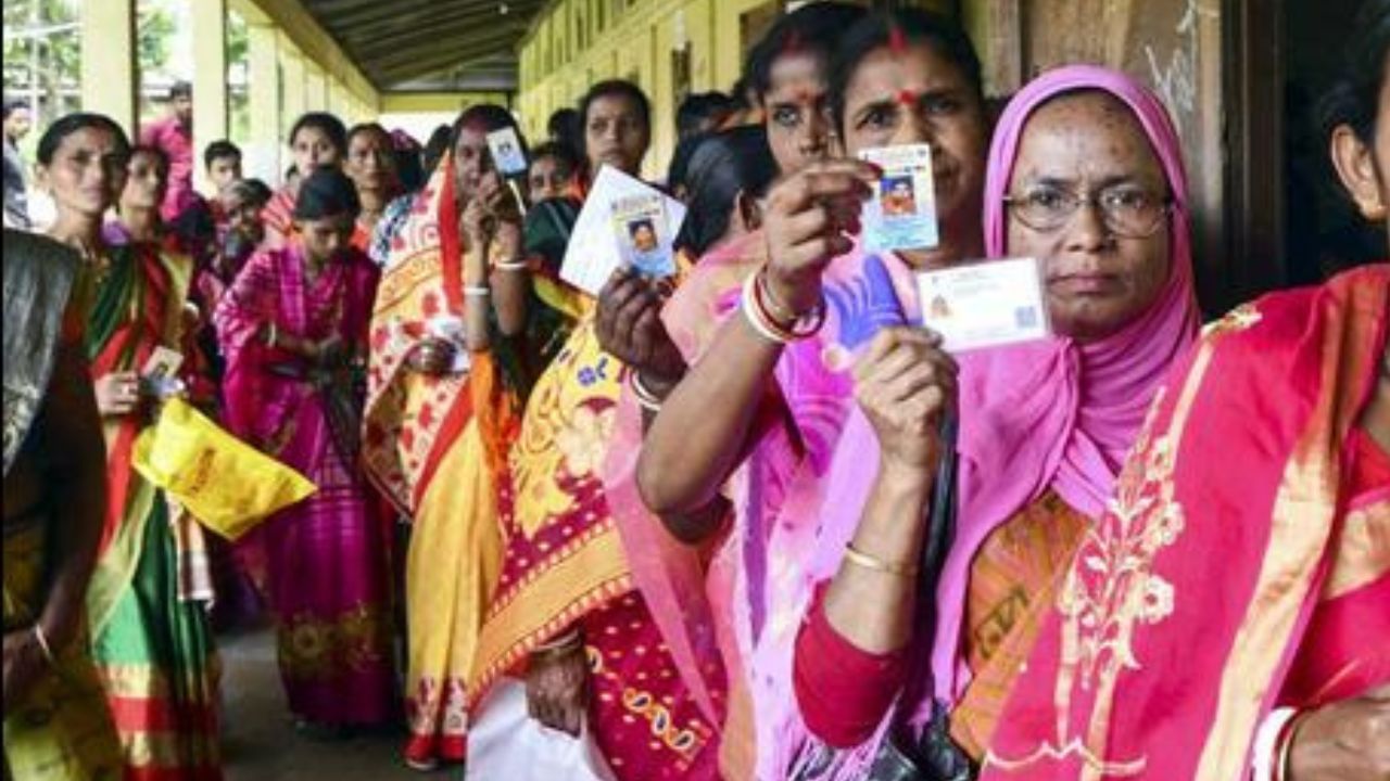 প্ৰথম পৰ্যায়ৰ পঞ্চায়ত নিৰ্বাচনৰ ৰাজ্যৰ কিছু কিছু ভোটকেন্দ্ৰত ভোটগ্ৰহণৰ সময়ত অনিয়ম হোৱাৰো অভিযোগ উত্থাপন হৈছে। ভোটদানৰ সময়ত বিক্ষিপ্ত ঘটনা সংঘটিত হোৱাৰ বাবে আজি প্ৰথম প্ৰৰ্যায়ৰ পঞ্চায়ত নিৰ্বাচনৰ পুনৰ ভোটগ্ৰহণ অনুষ্ঠিত হৈছে।