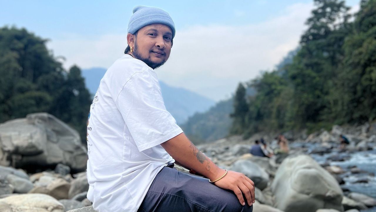 পথ দুৰ্ঘটনাত পতিত কণ্ঠশিল্পী পৱনদ্বীপ ৰাজন, ভাঙিল দুভৰি, মূৰতো পাইছে আঘাত পথ দুৰ্ঘটনাত পতিত কণ্ঠশিল্পী পৱনদ্বীপ ৰাজন, ভাঙিল দুভৰি, মূৰতো পাইছে আঘাত