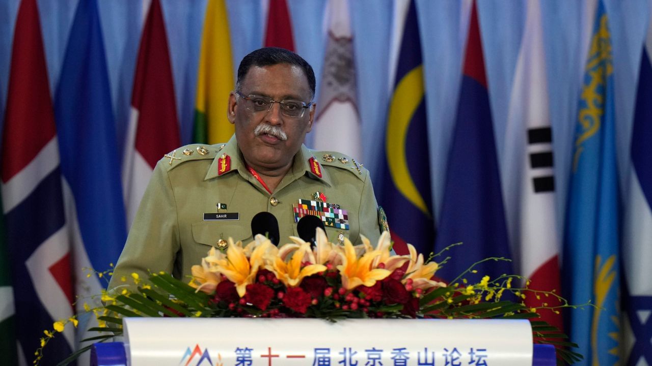 অশান্তিৰ মাজতে সলনি হ’ব পাৰে পাকিস্তানৰ সেনা প্ৰধান ! চৰ্চাত থকা কোন এইজন শ্বামছাদ মিৰ্জা? অশান্তিৰ মাজতে সলনি হ’ব পাৰে পাকিস্তানৰ সেনা প্ৰধান ! চৰ্চাত থকা কোন এইজন শ্বামছাদ মিৰ্জা?
