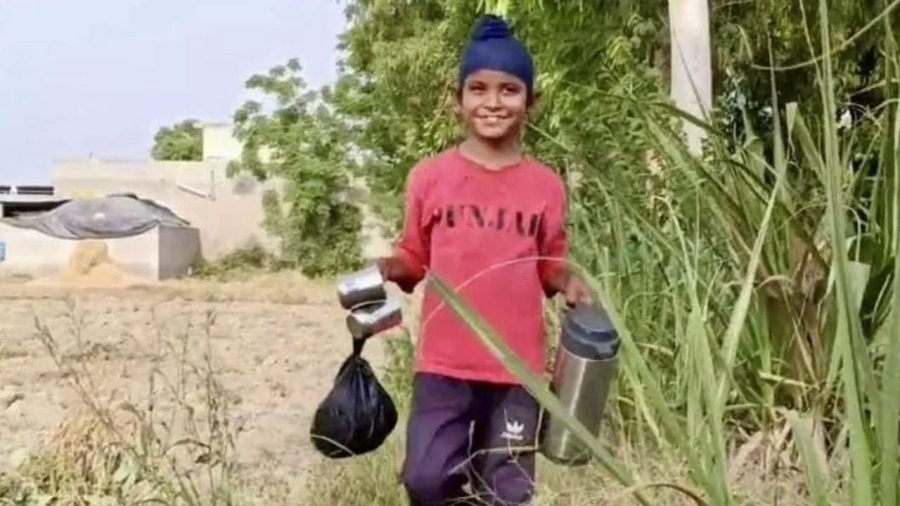 শ্ৰৱণৰ ‘মাতৃ’ভক্তিঃ মাত্ৰ ১০ বছৰতে যোগ দিলে অপাৰেচন সেন্দূৰত, সেনাই যাঁচিলে সন্মান শ্ৰৱণৰ ‘মাতৃ’ভক্তিঃ মাত্ৰ ১০ বছৰতে যোগ দিলে অপাৰেচন সেন্দূৰত, সেনাই যাঁচিলে সন্মান