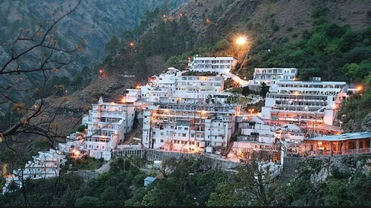 বিপদ কালে বুদ্ধি ভ্রষ্টঃ পাকিস্তানৰ নিৰ্লজ্জ কাণ্ড, বৈষ্ণোদেৱী মন্দিৰত আক্ৰমণৰ চেষ্টা বিপদ কালে বুদ্ধি ভ্রষ্টঃ পাকিস্তানৰ নিৰ্লজ্জ কাণ্ড, বৈষ্ণোদেৱী মন্দিৰত আক্ৰমণৰ চেষ্টা