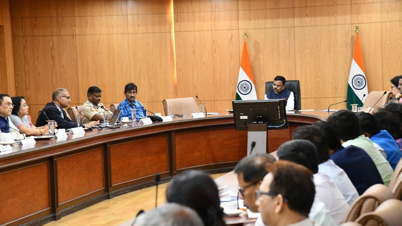 প্ৰস্তুতি পৰ্যালোচনা মুখ্য সচিবৰ, বাৰিষাৰ বানৰ সৈতে মোকাবিলা কৰিবলৈ কেনেদৰে সাজু ৰাজ্য চৰকাৰ ? প্ৰস্তুতি পৰ্যালোচনা মুখ্য সচিবৰ, বাৰিষাৰ বানৰ সৈতে মোকাবিলা কৰিবলৈ কেনেদৰে সাজু ৰাজ্য চৰকাৰ ?