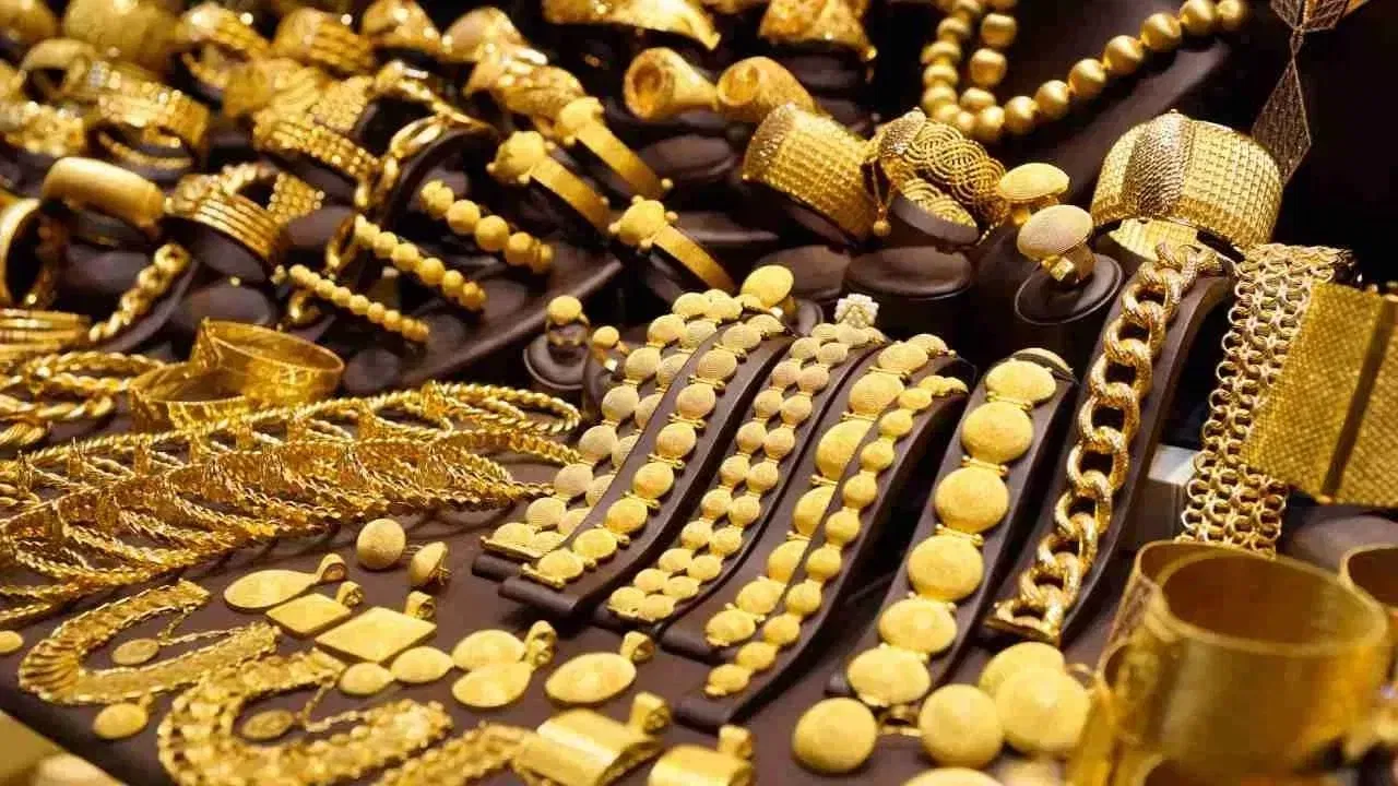 আজি গুৱাহাটীত ১৮ কেৰেট সোণৰ দৰ প্ৰতি ১০ গ্ৰামত ৭২,৬৬০ টকা। ২২ কেৰেট সোণৰ দৰ প্ৰতি ১০ গ্ৰামত ৮৮,৮০০ টকা। একেদৰে আজি ২৪ কেৰেট সোণ প্ৰতি ১০ গ্ৰামত ৯৬,৮৮০ টকা দৰত গুৱাহাটীৰ বজাৰত উপলব্ধ হৈছে।