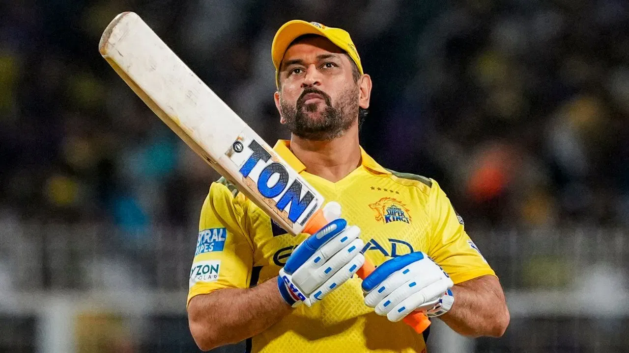 MS Dhoni: কিয় অৱসৰ লোৱা নাই ধোনীয়ে, ক’লে দুখৰ কাহিনী! MS Dhoni: কিয় অৱসৰ লোৱা নাই ধোনীয়ে, ক’লে দুখৰ কাহিনী!