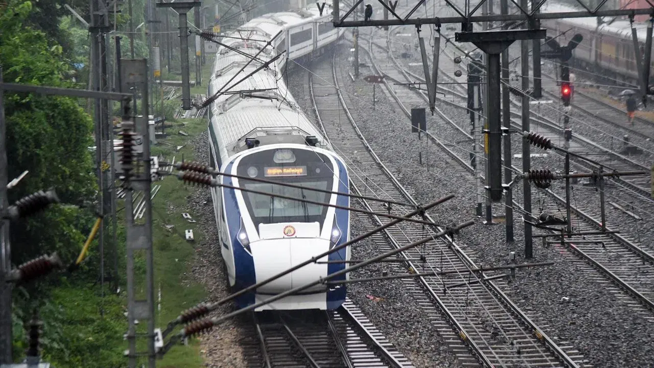 Indian Railway: কেৱল সেনাবাহিনী নহয়, অপাৰেচন সেন্দূৰত সহযোগিতা আগবঢ়াইছে ভাৰতীয় ৰে’লৱে, কিন্তু কেনেকৈ? Indian Railway: কেৱল সেনাবাহিনী নহয়, অপাৰেচন সেন্দূৰত সহযোগিতা আগবঢ়াইছে ভাৰতীয় ৰে’লৱে, কিন্তু কেনেকৈ?