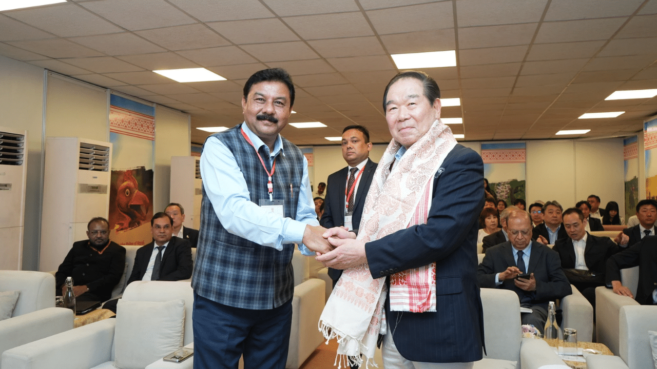 দাসে কয় যে,জাপান আৰু অসমৰ মাজত এতিয়া সামাজিক আৰু অৰ্থনৈতিক সম্পৰ্ক অধিক শক্তিশালী হৈ উঠিব।কাৰণ, অসমৰ বিভিন্ন ক্ষেত্ৰত অৰ্থাৎ IT, নাৰ্ছিং তথা মেডিকেল আদিত প্ৰায় ৫০,০০০ গৰাকী যুৱক-যুৱতীক আত্মসংস্থাপন প্ৰদান কৰা হ'ব । এই কৰ্মসংস্থাপন দিয়াৰ প্ৰাকমুহূৰ্তত গুৱাহাটী IIT ৰ সহযোগত প্ৰশিক্ষণ কেন্দ্ৰ স্থাপন কৰা হৈছে, যাৰ নাম হৈছে গুৱাহাটীৰ আমিনগাঁৱত নিৰ্মীয়মান অৱস্থাত থকা Asean - One Technical Development Centre।