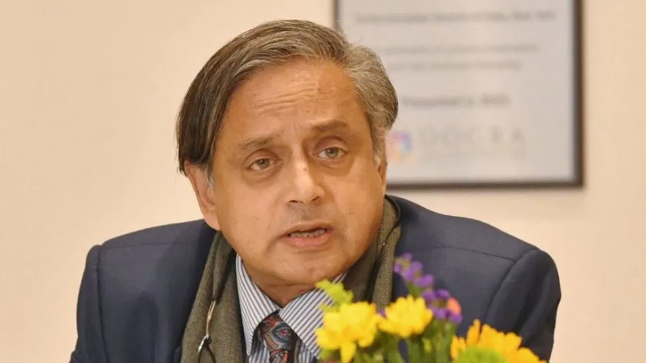 আমেৰিকাত পাকিস্তানৰ প্ৰকৃত স্বৰূপ উদঙাই দিলে শশী থাৰুৰে, ক’লে…আমি যুদ্ধৰ বাবে আগ্ৰহী নহয় কিন্তু… আমেৰিকাত পাকিস্তানৰ প্ৰকৃত স্বৰূপ উদঙাই দিলে শশী থাৰুৰে, ক’লে…আমি যুদ্ধৰ বাবে আগ্ৰহী নহয় কিন্তু…