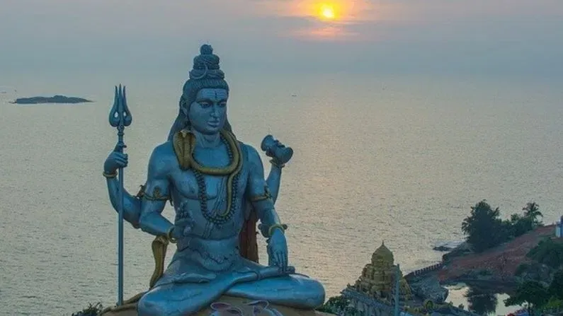 ভোলানাথক সন্তুষ্ট কৰিবলৈ সোমবাৰে দান কৰক এইবোৰ বস্তু! ঘৰলৈ আহিব ধন-সম্পত্তি, সুখ-সমৃদ্ধি ভোলানাথক সন্তুষ্ট কৰিবলৈ সোমবাৰে দান কৰক এইবোৰ বস্তু! ঘৰলৈ আহিব ধন-সম্পত্তি, সুখ-সমৃদ্ধি