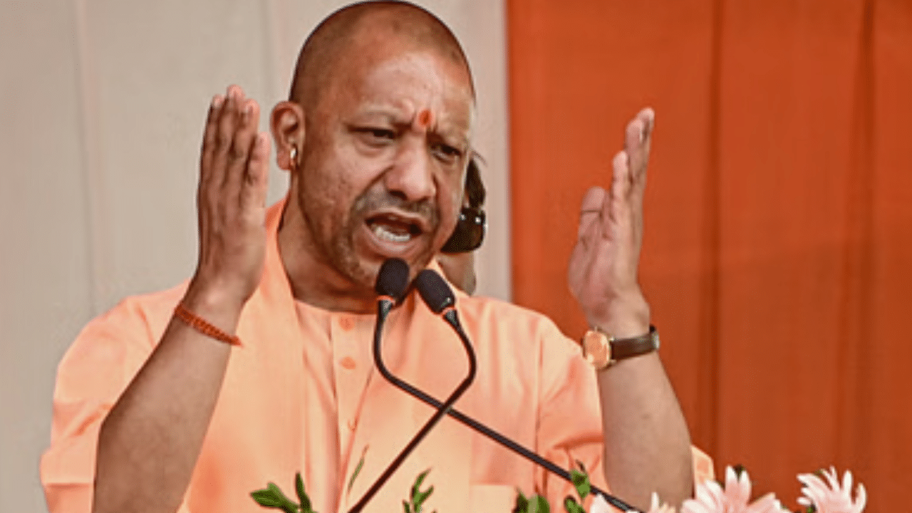 সকলো চৰকাৰী আৱাসত গৰুৰ গোবৰৰ দ্বাৰা তৈয়াৰী ৰং ব্যৱহাৰ কৰাৰ নিৰ্দেশ মুখ্যমন্ত্ৰী যোগী আদিত্যনাথৰ...