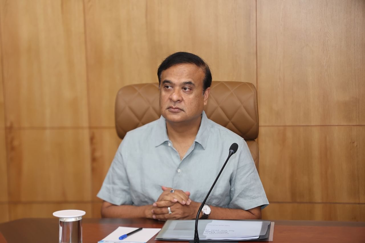 শৰ্মাই মন্তব্য কৰে যে দলৰ নেতৃত্বৰ পৰিৱৰ্তনক লৈ তেওঁলোক চিন্তিত নহয়, কিন্তু যোৱা এমাহত এই ঘটনা ঘটিছে। ''প্ৰথমবাৰৰ বাবে ২০২৬ চনৰ বিধানসভা নিৰ্বাচনৰ প্ৰাকমুহূৰ্তত অসমৰ ৰাজনীতিত ইমান বিদেশী জড়িত হৈছে'', তেওঁ কয়।