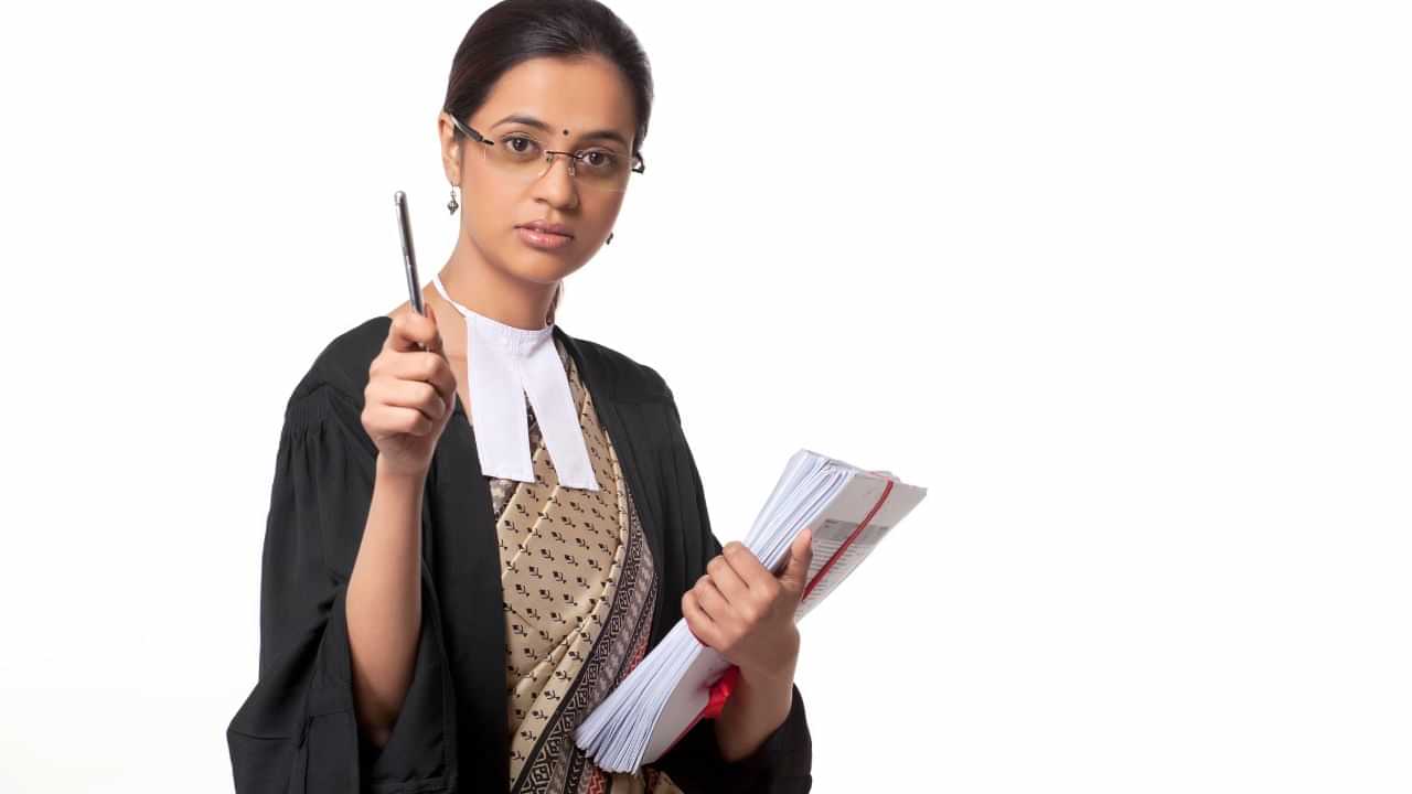 সকলো উকীল অধিবক্তা নহয় ! উকীল, অধিবক্তা আৰু বেৰিষ্টাৰ শব্দৰ মাজৰ পাৰ্থক্য জানেনে?