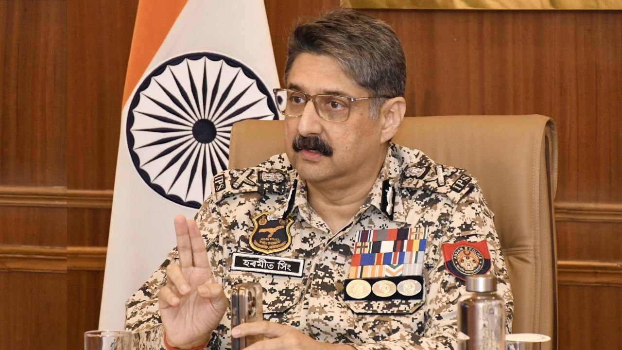 অসমৰ সম্প্ৰীতি বিনষ্ট কৰাৰ অনুমতি কাকো দিয়া নহয়, ধুবুৰীত ডিজিপিৰ কঠোৰ সকীয়নি অসমৰ সম্প্ৰীতি বিনষ্ট কৰাৰ অনুমতি কাকো দিয়া নহয়, ধুবুৰীত ডিজিপিৰ কঠোৰ সকীয়নি