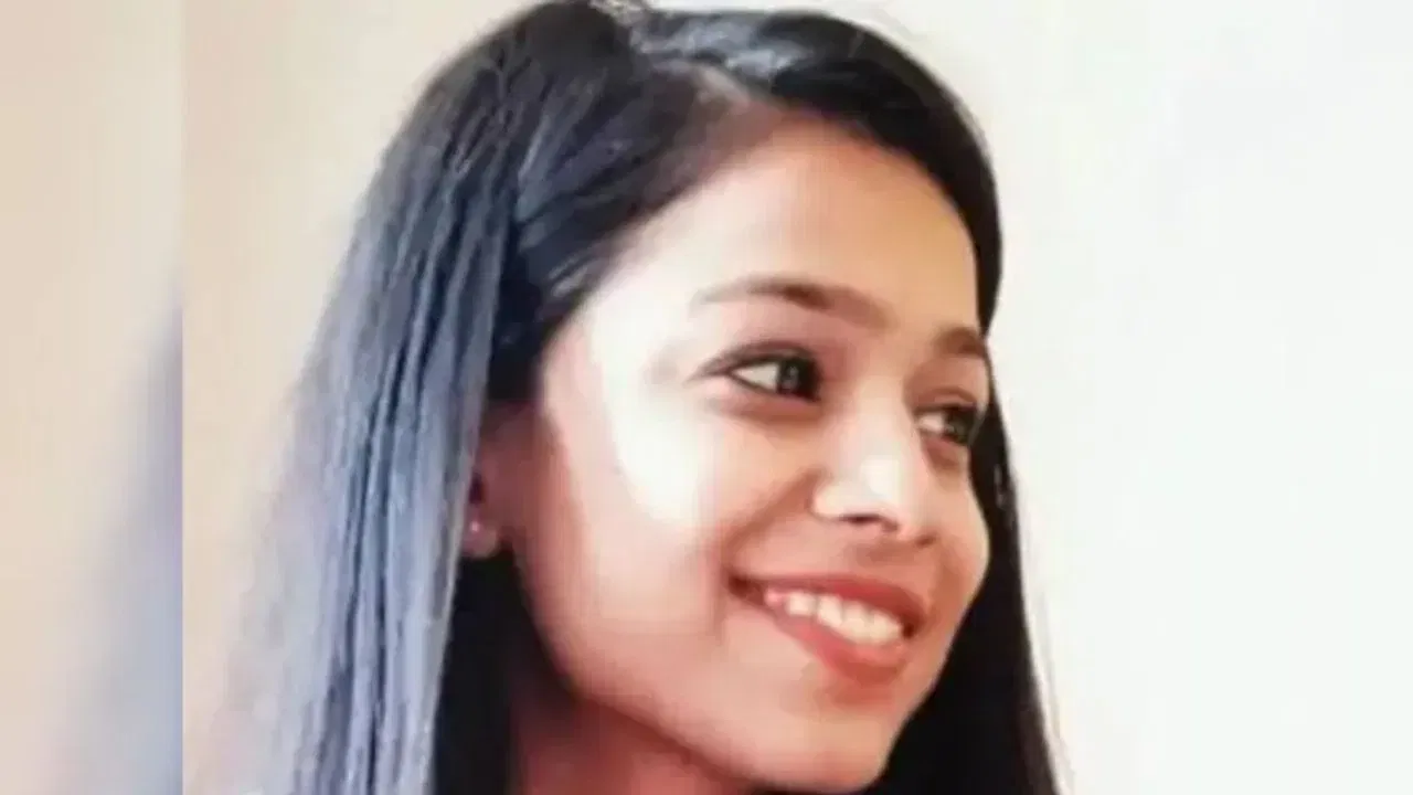 গ্ৰাহকৰ ধন চুৰি কৰি শ্বেয়াৰ মাৰ্কেটত বিনিয়োগ বেংক বিষয়াৰ! ৪.৫ কোটি টকাৰ লোকচান, তাৰ পিছত…. গ্ৰাহকৰ ধন চুৰি কৰি শ্বেয়াৰ মাৰ্কেটত বিনিয়োগ বেংক বিষয়াৰ! ৪.৫ কোটি টকাৰ লোকচান, তাৰ পিছত….