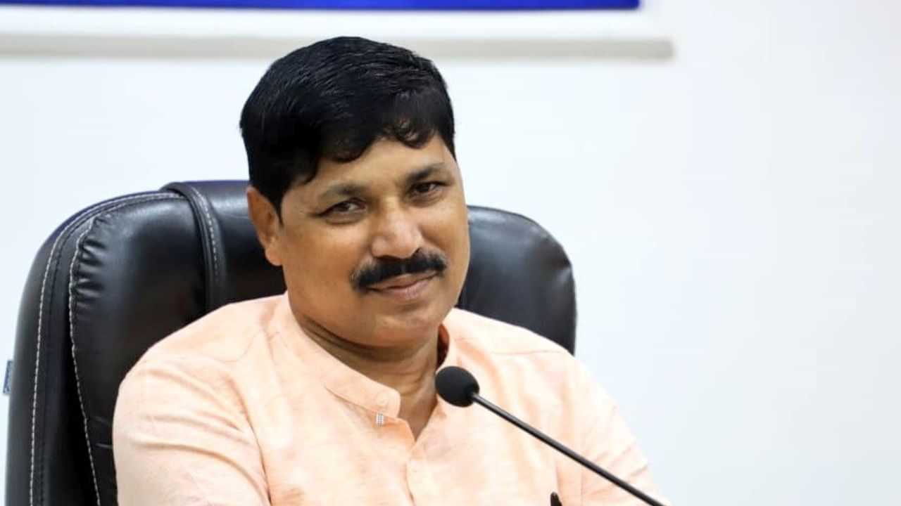 পত্নীক অপৰহণ ! আচলতে ভৱেশ কলিতাৰ পত্নীৰ সৈতে কি ঘটিছিল মদনপুৰৰ টোলগেটত ?