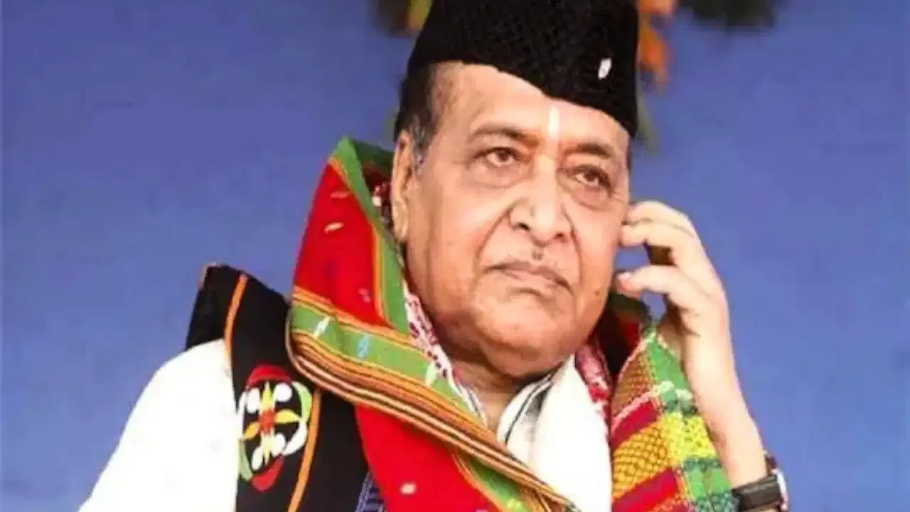 উক্ত দিনটোত দেশৰ বিভিন্ন প্ৰান্তত স্মৃতিচাৰণ সভা অনুষ্ঠিত হ'ব। লগতে ডিব্ৰুগড় বিমান বন্দৰ ড০ ভূপেন হাজৰিকাৰ নামেৰে নামকৰণ কৰাৰ সিদ্ধান্ত গ্ৰহণ কৰে চৰকাৰে। ইয়াৰোপৰি হাজৰিকাৰ নামত ৰিজাৰ্ভ বেংকৰ দ্বাৰা এটা মুদ্ৰা তৈয়াৰ কৰা হ'ব বুলিও জনায় শৰ্মাই।