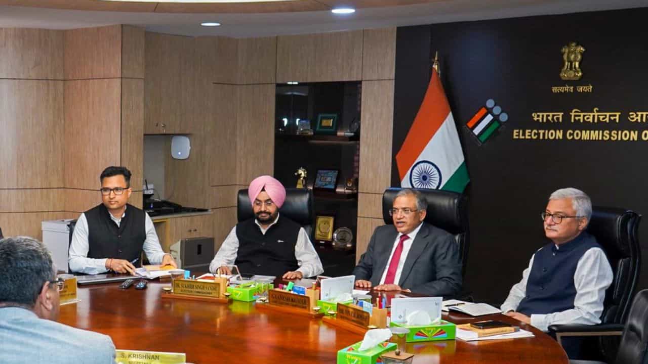 দেশত বাতিল হ’ব ৩৪৫টা ৰাজনৈতিক দলৰ পঞ্জীয়ন! নিৰ্বাচন আয়োগে আৰম্ভ কৰিছে প্ৰক্ৰিয়া