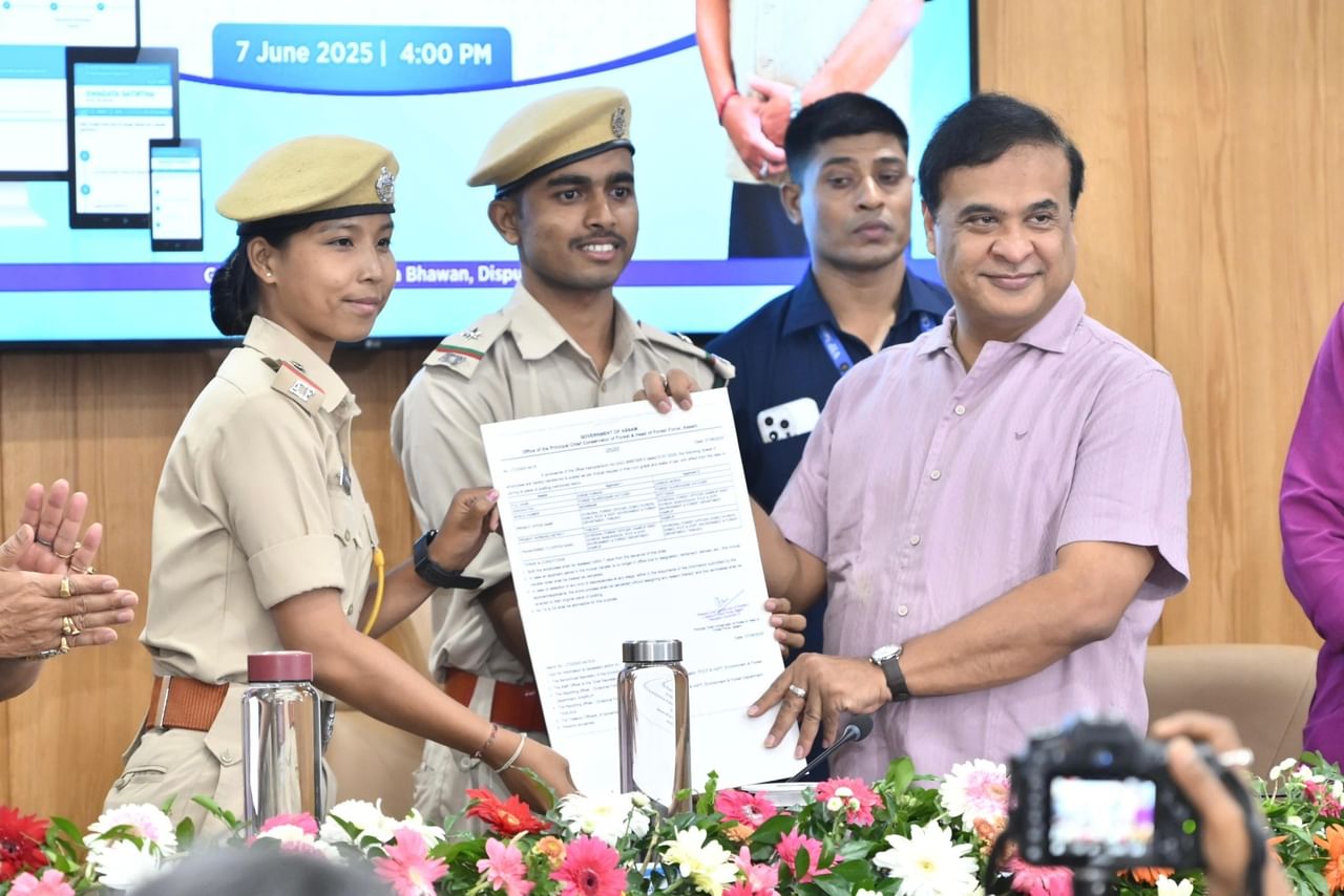 প্ৰথম পৰ্যায়ত ৰাজ্যৰ ৯,০০৪গৰাকী কৰ্মচাৰীৰ পাৰস্পৰিক বুজাবুজিৰে হ’ব বদলি। নিকা, দুৰ্নীতিমুক্ত আৰু ডিজিটেল সমাধানৰ কল্পনাৰ আধাৰত ২০২৫ চনৰ ১ জানুৱাৰীত এই প’ৰ্টেল আৰম্ভ কৰিছিল ৰাজ্য চৰকাৰে।