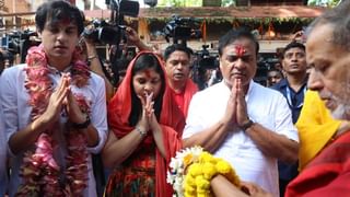 শনিবাৰে পুৱাতেই পত্নী-সন্তান সহিতে মা কামাখ্যাৰ আশিস ল’লে মুখ্যমন্ত্ৰীয়ে