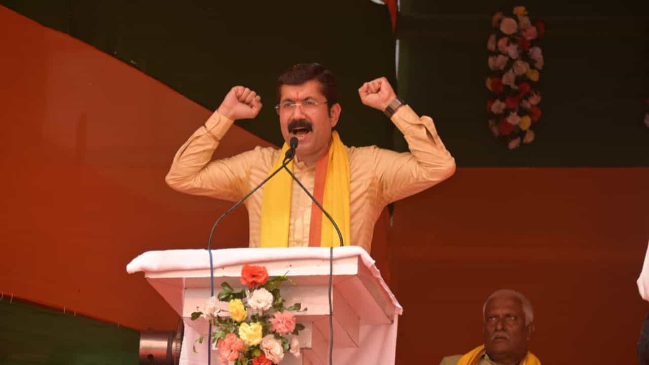 বিজেপিয়ে ঘোষণা কৰিলে ৰাজ্যসভা নিৰ্বাচনৰ প্ৰাৰ্থীৰ নাম... বিজেপিয়ে ঘোষণা কৰিলে ৰাজ্যসভা নিৰ্বাচনৰ প্ৰাৰ্থীৰ নাম...