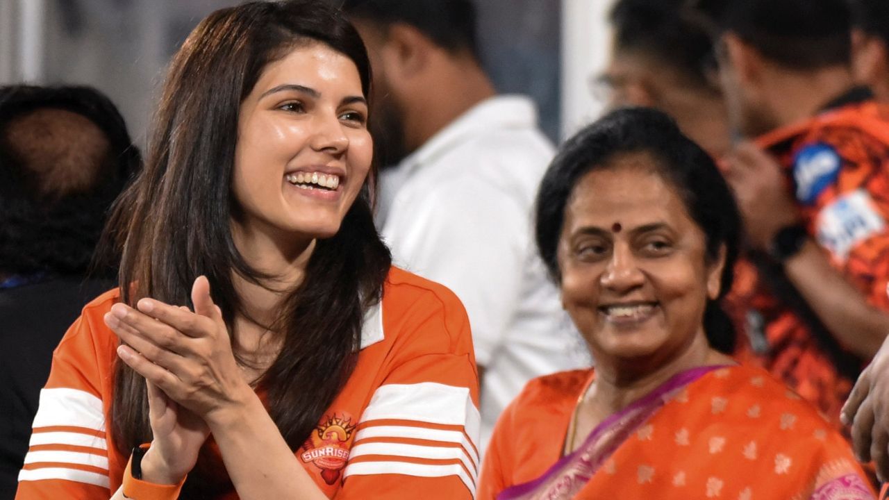 বিয়াত বহিব বহু যুৱকৰ নয়নৰ মণি কাব্যা মাৰান! ‘পাত্ৰ’ই প্ৰকাশ কৰিলে এইদৰে… বিয়াত বহিব বহু যুৱকৰ নয়নৰ মণি কাব্যা মাৰান! ‘পাত্ৰ’ই প্ৰকাশ কৰিলে এইদৰে…