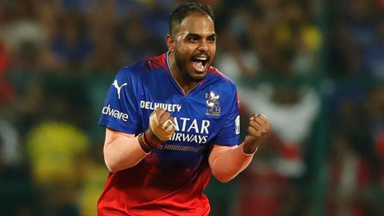 প্ৰৱঞ্চনা, শাৰীৰিক-মানসিক হাৰাশাস্তি…RCBৰ তাৰকা খেলুৱৈৰ বিৰুদ্ধে মুখ্যমন্ত্ৰীৰ ওচৰত অভিযোগ দাখিল মহিলাৰ প্ৰৱঞ্চনা, শাৰীৰিক-মানসিক হাৰাশাস্তি…RCBৰ তাৰকা খেলুৱৈৰ বিৰুদ্ধে মুখ্যমন্ত্ৰীৰ ওচৰত অভিযোগ দাখিল মহিলাৰ