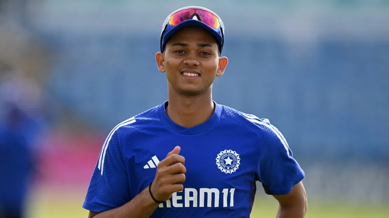 কিমান ধনী যশস্বী জয়ছোৱাল? ক্ৰিকেট কেৰিয়াৰৰ পৰা প্ৰেমলৈ… সকলো জানক কিমান ধনী যশস্বী জয়ছোৱাল? ক্ৰিকেট কেৰিয়াৰৰ পৰা প্ৰেমলৈ… সকলো জানক