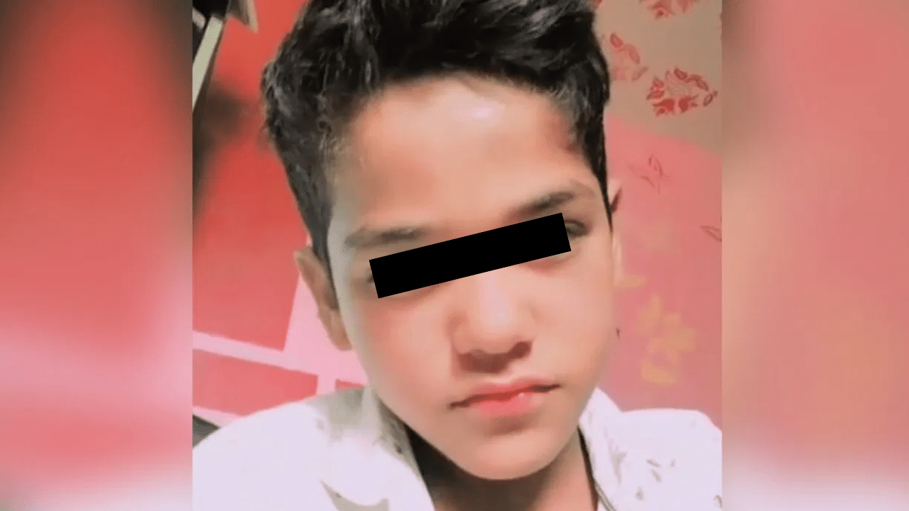 মৰ্মান্তিক! বাছৰ খিৰিকীৰে উলিয়াই দিছিল মূৰ, আহি আছিল তীব্ৰবেগী ট্ৰাক আৰু পাছত… মৰ্মান্তিক! বাছৰ খিৰিকীৰে উলিয়াই দিছিল মূৰ, আহি আছিল তীব্ৰবেগী ট্ৰাক আৰু পাছত…