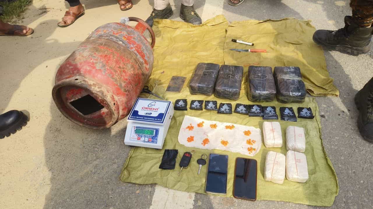 কাছাৰত পুনৰ ৪৫ কোটি টকাৰ ড্ৰাগছ জব্দ, মুখ্যমন্ত্ৰীৰ বিশেষ পোষ্ট... কাছাৰত পুনৰ ৪৫ কোটি টকাৰ ড্ৰাগছ জব্দ, মুখ্যমন্ত্ৰীৰ বিশেষ পোষ্ট...