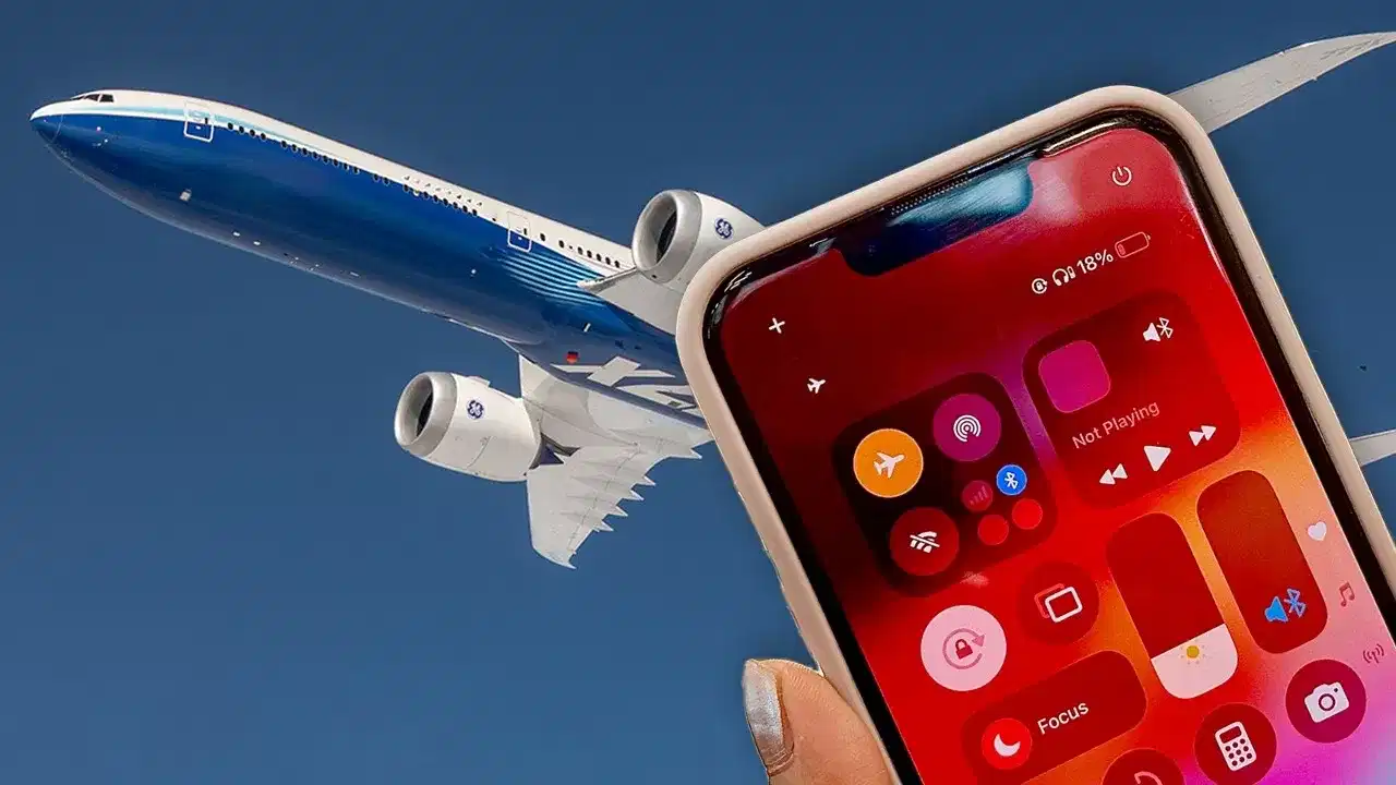 বিমান উৰণৰ সময়ত ফোনটো কিয় এয়াৰপ্লেন মোডত ৰাখিবলৈ কোৱা হয়? আপুনি জানেনে ইয়াৰ সঠিক উত্তৰ...