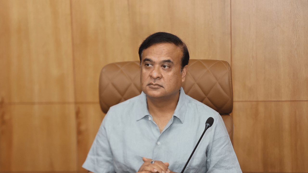 লগতে কয়, অৰুণোদয় ৩.০ ৰূপায়ণৰ ক্ষেত্ৰত জিলা আৰু বিধান সভা সমষ্টি অনুসৰি অগ্ৰগতিৰ পৰ্যালোচনা আৰু সকলো যোগ্য হিতাধিকাৰী বাদ নপৰাটো নিশ্চিত কৰিবলৈ নিৰ্দেশনা জাৰি কৰোঁ৷