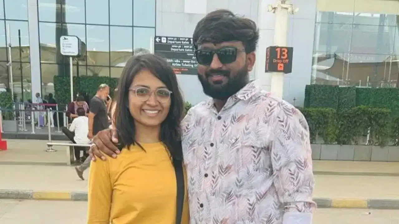 ৬ মাহ পূৰ্বে বিবাহ , ৩ মাহ ভিছাৰ বাবে অপেক্ষা, স্বামীক লগ কৰিবলৈ যোৱা পথতে বিমান দুৰ্ঘটনাত শেষ হৈ গল জয়শ্ৰী...