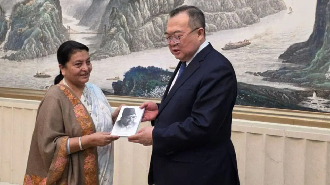 পাকিস্তান-বাংলাদেশৰ পাছত নেপালৰ কাষ চাপিছে চীন! কি প্ৰভাৱ পৰিব ভাৰতত? জানক… পাকিস্তান-বাংলাদেশৰ পাছত নেপালৰ কাষ চাপিছে চীন! কি প্ৰভাৱ পৰিব ভাৰতত? জানক…