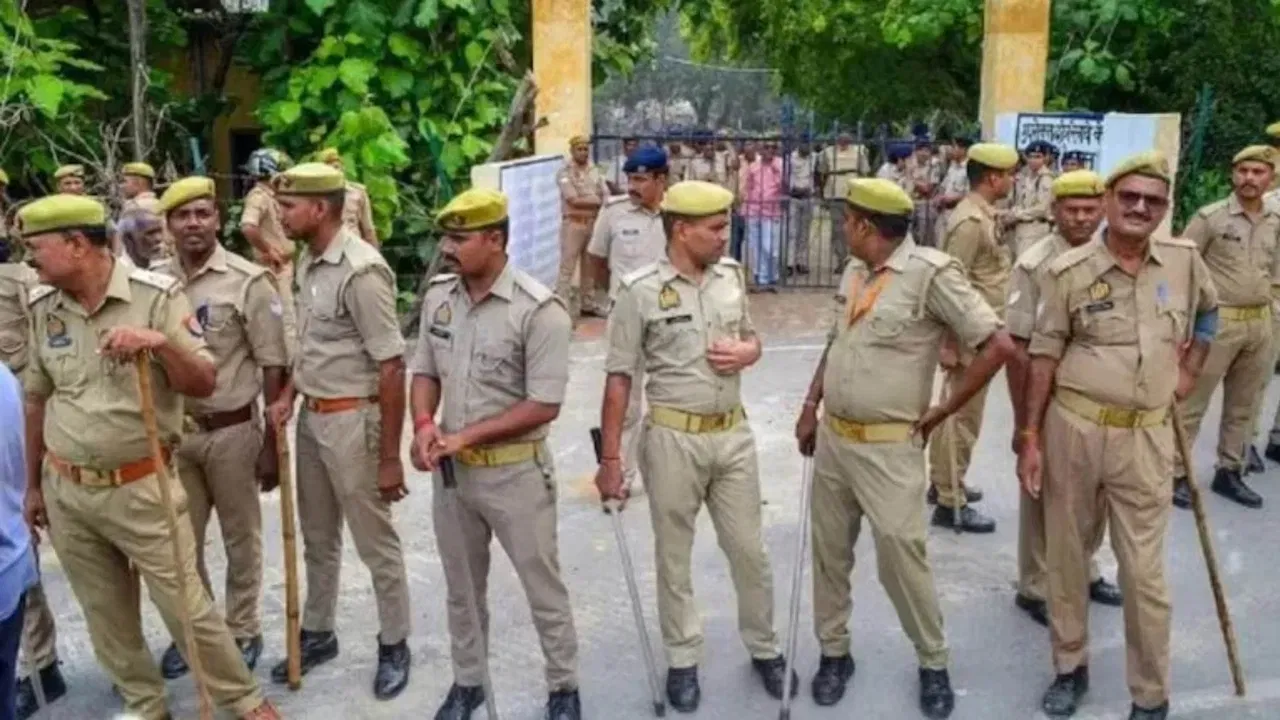 জন্মদিনেই হ’ল শেষ দিন! বাইকত খুন্দা তীব্ৰবেগী ট্ৰাকৰ, থিতাতে মৃত্যু ৩ বন্ধুৰ…