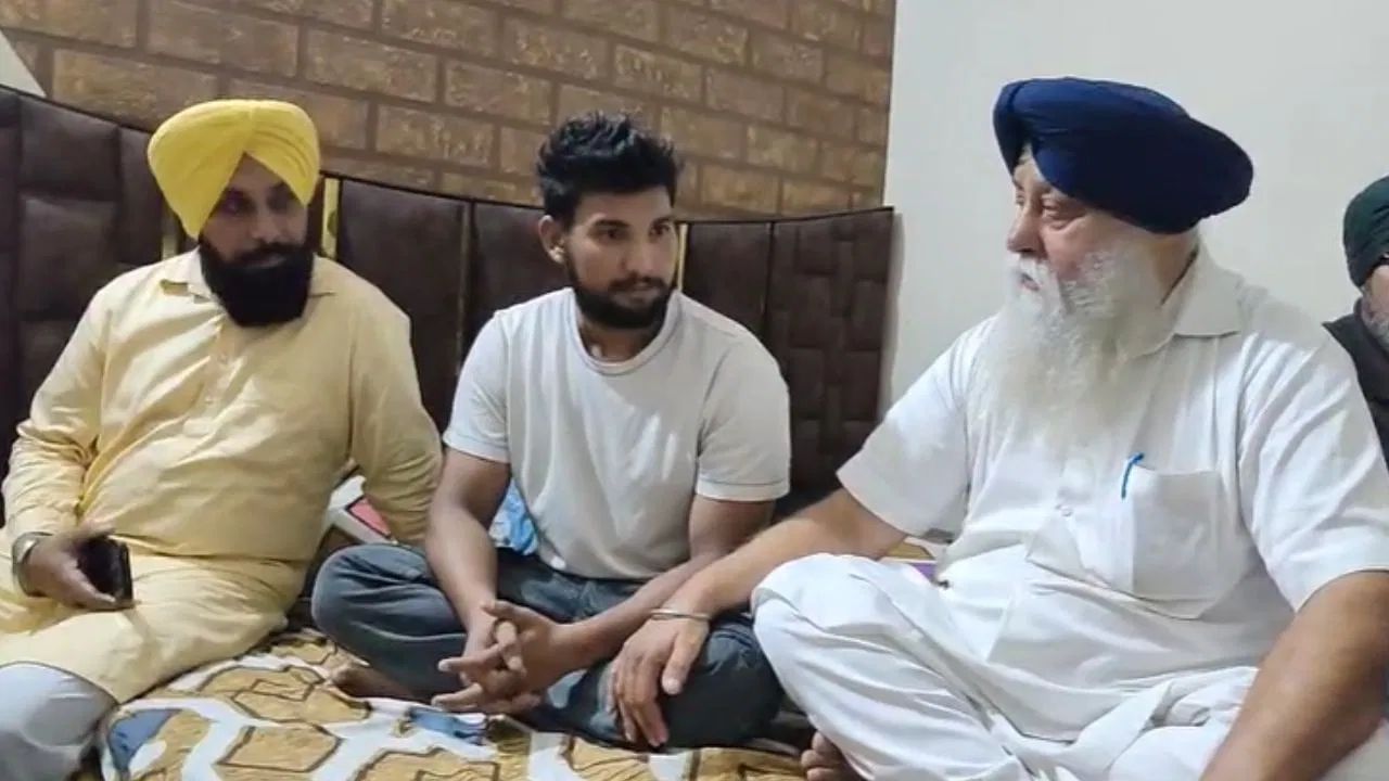 পিয়াহত পানী বিচাৰোতে খাবলৈ দিছিল প্ৰস্ৰাৱ, ইৰাণৰ পৰা উভতি অহা এজন যুৱকৰ ভয়ংকৰ বৰ্ণনা পিয়াহত পানী বিচাৰোতে খাবলৈ দিছিল প্ৰস্ৰাৱ, ইৰাণৰ পৰা উভতি অহা এজন যুৱকৰ ভয়ংকৰ বৰ্ণনা