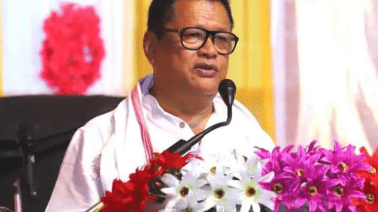 গৰমৰ প্ৰতি লক্ষ্য ৰাখি পাঠদানৰ বাবে সময়সূচী আগুৱাবলৈ নিৰ্দেশ শিক্ষামন্ত্ৰী ৰনোজ পেগুৰ। ৰাজ্যৰ সকলো জিলা আয়ুক্তলৈ নিৰ্দেশ শিক্ষামন্ত্ৰীগৰাকীৰ।প্ৰতিখন জিলাৰ স্থানীয় বতৰ অনুযায়ী বিদ্যালয়ৰ সময়সূচী সালসলনি কৰাৰ নিৰ্দেশ।