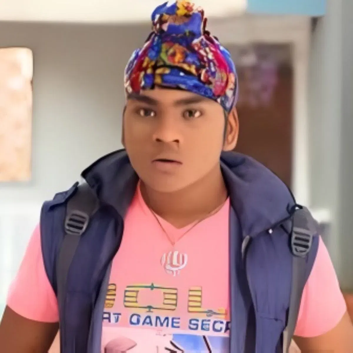 ১৭ বছৰে মানুহক মনোৰঞ্জন দি থকা এই অনুষ্ঠানটো যদি জেঠালাল আৰু ববিতাৰ চৰিত্ৰই ত্যাগ কৰে তেন্তে অনুৰাগীৰ বাবে অতি বেয়া খবৰ হ'ব। শেহতীয়াকৈ ৰোশন সিং সোধীৰ পুত্ৰ গোগীয়ে শ্ব’টোত এই প্ৰশ্নৰ উত্তৰ দিছে।