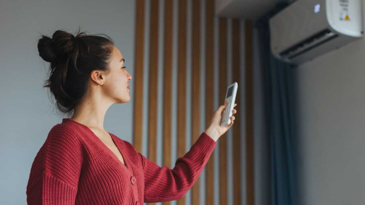 Air Conditioner: ঘৰৰ কোনফালে AC ৰাখিব নালাগে জানেনে? বাস্তুশাস্ত্ৰই কি কয়?