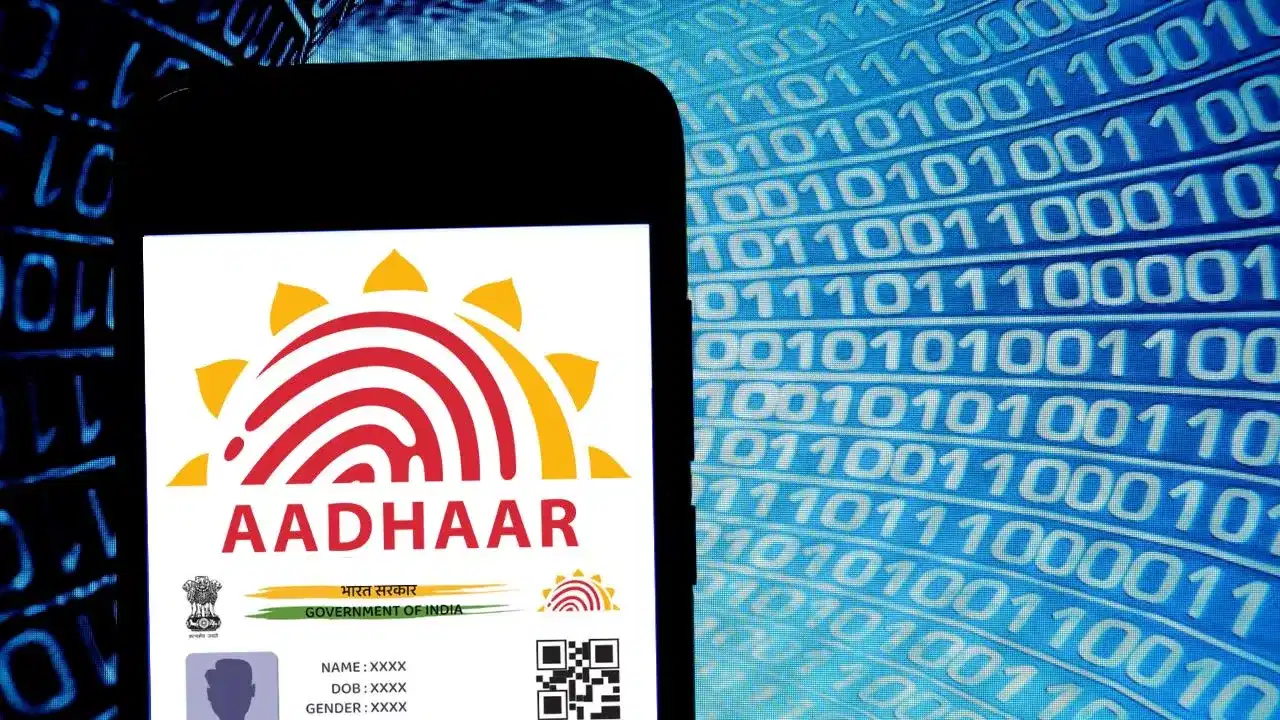 Aadhaar-ৰ বায়’মেট্ৰিক আপডেট নকৰিলে হব বিপদ! এইদৰে কলে UIDAI এ...