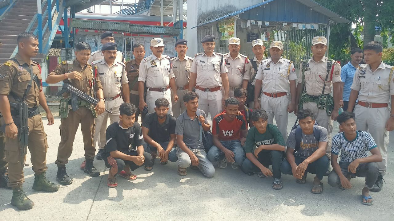 অবৈধ অনুপ্ৰৱেশৰ বিৰুদ্ধে বৃহৎ সাফল্যঃ নিউ বঙাইগাঁও ষ্টেচনত আৰক্ষীৰ জালত ৮ সন্দেহযুক্ত বাংলাদেশী নাগৰিক অবৈধ অনুপ্ৰৱেশৰ বিৰুদ্ধে বৃহৎ সাফল্যঃ নিউ বঙাইগাঁও ষ্টেচনত আৰক্ষীৰ জালত ৮ সন্দেহযুক্ত বাংলাদেশী নাগৰিক