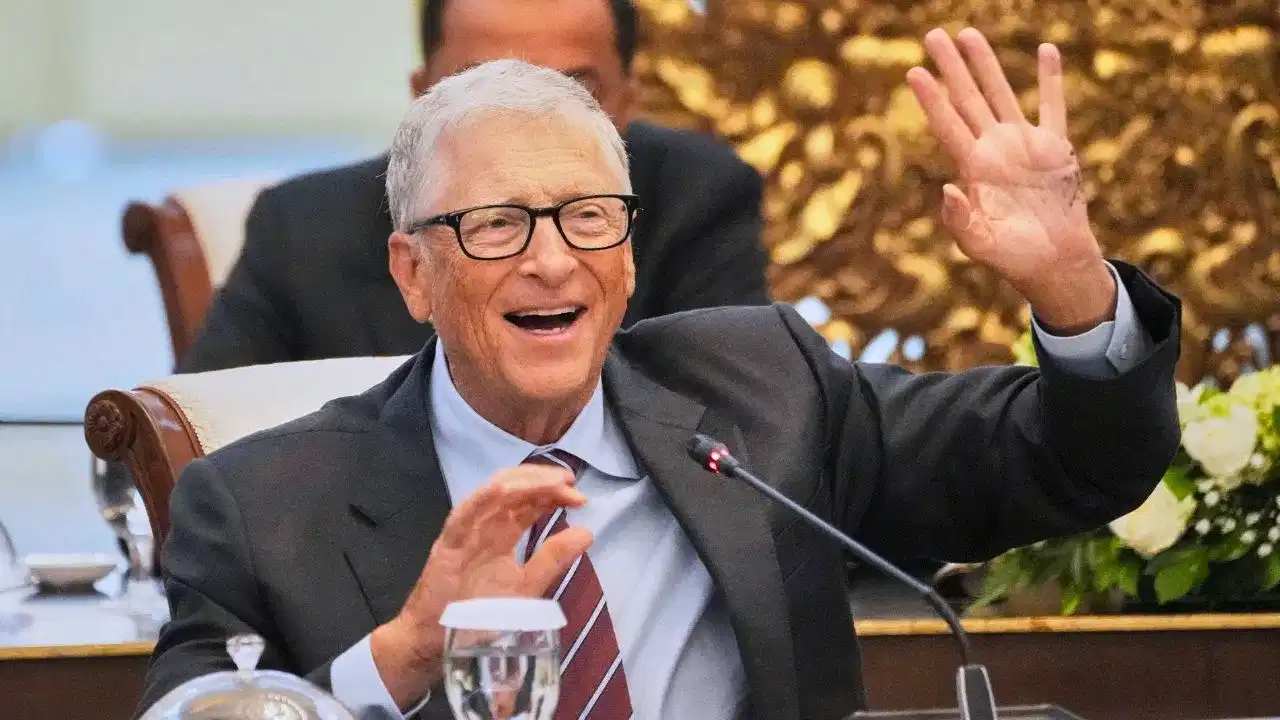 AI য়ে কেতিয়াও কাঢ়ি লব নোৱাৰে এই ৩টা চাকৰি, জনালে বিল গেটছে...