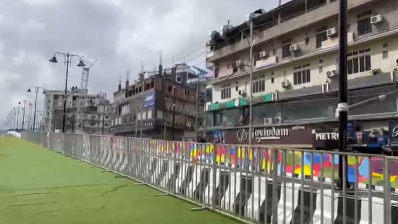 নিৰ্দিষ্ট সময়ৰ পূৰ্বেই আটকধুনীয়াকৈ এই উৰণ সেতুখন নিৰ্মাণ কৰিছে। দিনে-নিশাই উৰণ সেতুখনৰ সৌন্দৰ্য বৰ্ধনৰ কাম কৰি এতিয়া সম্পূৰ্ণ কৰিছে। ৬ জুলাই, অৰ্থাৎ দেওবাৰে উৰণ সেতুখন মুকলি হোৱাৰ পিছতে হ্ৰাস পাব মহানগৰীৰ ৰুক্মিণীগাঁৱৰ যান-জঁট।